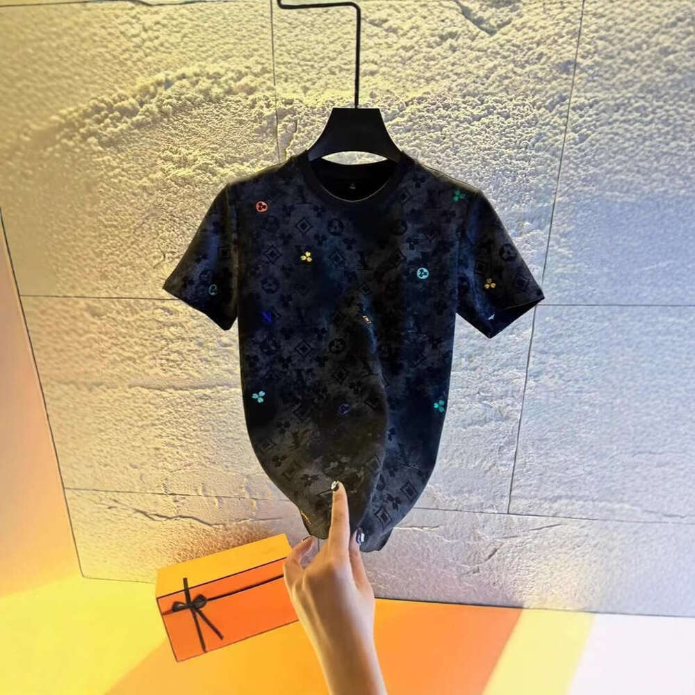 Summer fashion short-sleeve T-shirt, new stylish versatile personalized design, light luxury high-end white T-shirt
