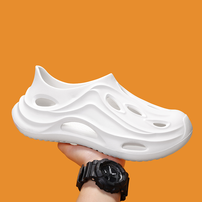 Chaoshiji Men's Fashion Platform Summer 2026 Thick Sole Soft Eva Clogs Garden Shoes For Women Hollow Out Non Slip Beach Sandals Ddmymonkey