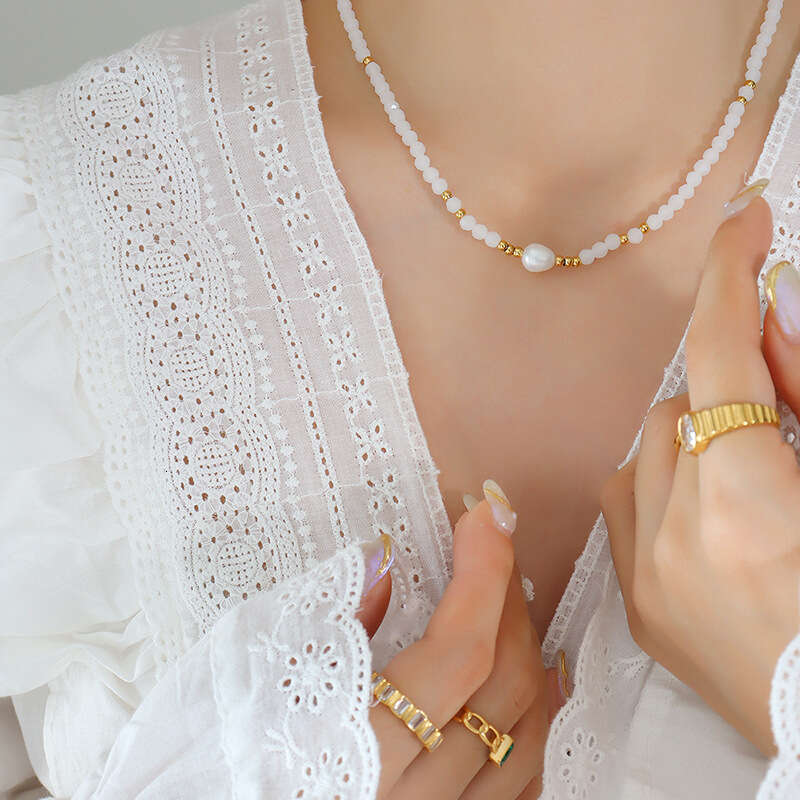 French Elegant Freshwater Pearl Necklace for Mothers, Best-Selling Holiday Gift, Light Luxury Accessory