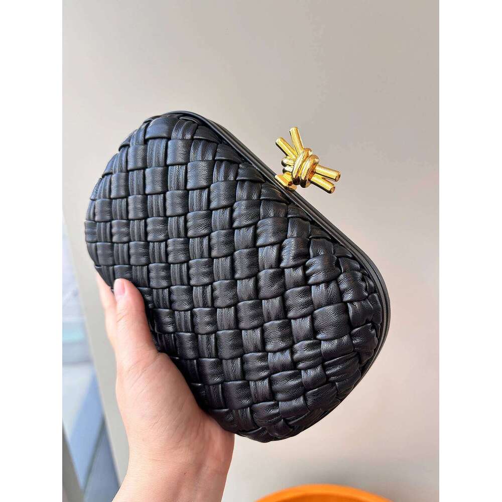 Chinese Embroidery New Ladies Sense Niche Design Woven Bag Elegant Dinner Clutch Shoulder Slung Chain Fashion High Qua Clutch Bags