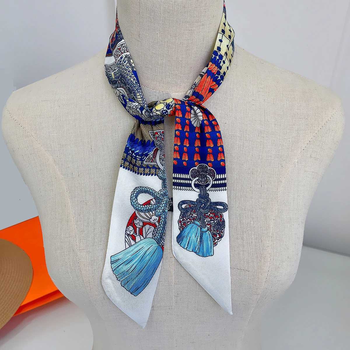 2023 New Design Armor Print Wen Scarf Luxury Brand Silk Scarf Fashion Hair band Foard Skinny Bag Scarves Neckerchief X260328