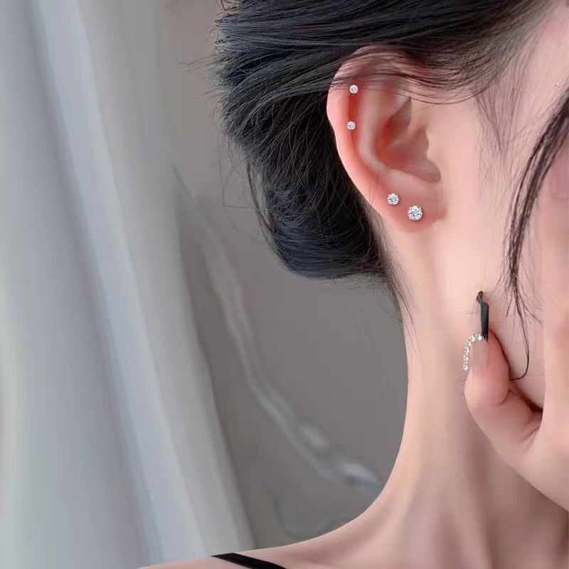 S925 Four-Prong Super Sparkling Zircon Simple Elegant Niche Versatile High-End Anti-Allergy Women's Exquisite Earrings