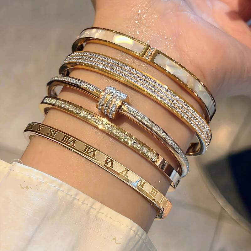 Hot-Selling Luxury Designer Bracelet Elegant Stainless Steel Jewelry Fashion Versatile Bracelet for Women Ideal Gift for Any Occasion