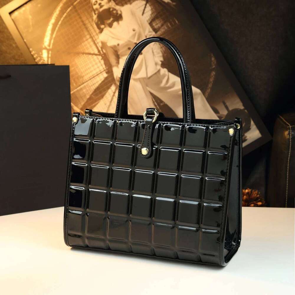 Casual Versatile Single-Shoulder Crossbody Bag Autumn Winter 2025 Fashion Accessory