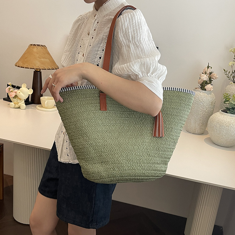 Free Shipping High Value Large Capacity Straw Tote Bag for Women Beach Bag with Leather Handle Tassel Decor