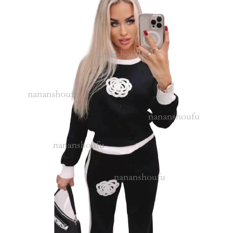 2026 Designer Sports Suit Luxury Brand Classic Camellia Knitted Long Sleeved T-shirt Casual Simple Wide Leg Pants Two-piece Set Fashionable Y2K Women&