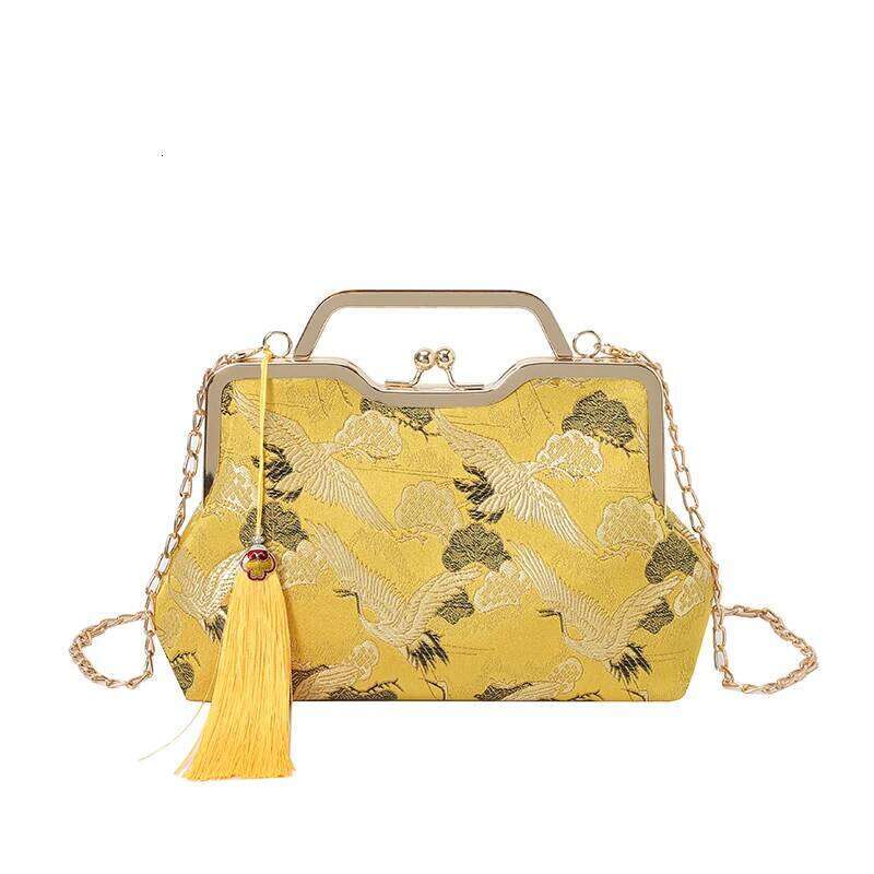 Chinese Embroidery Vintage Women Tassels Shoulder Bag Crossbody Bags Lock Shell Clip Designer Handmade Wedding Chic Clutch Lady Handbags And Purse