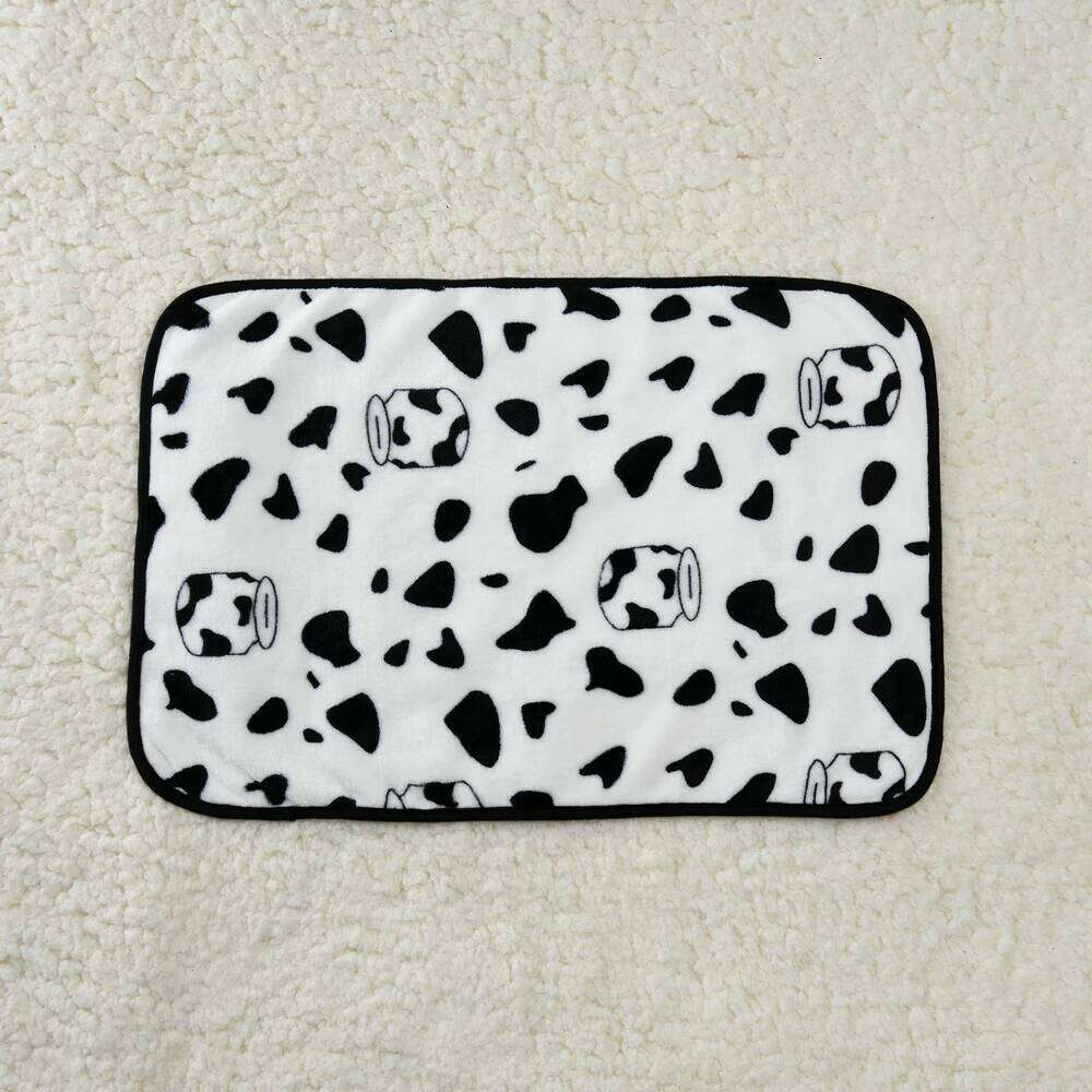 Fashion Pet Dog Blanket for Small Medium Dogs Cats Autumn Winter Cozy Soft Puppy Print Bed Mat Bulldog Pug French Accessories