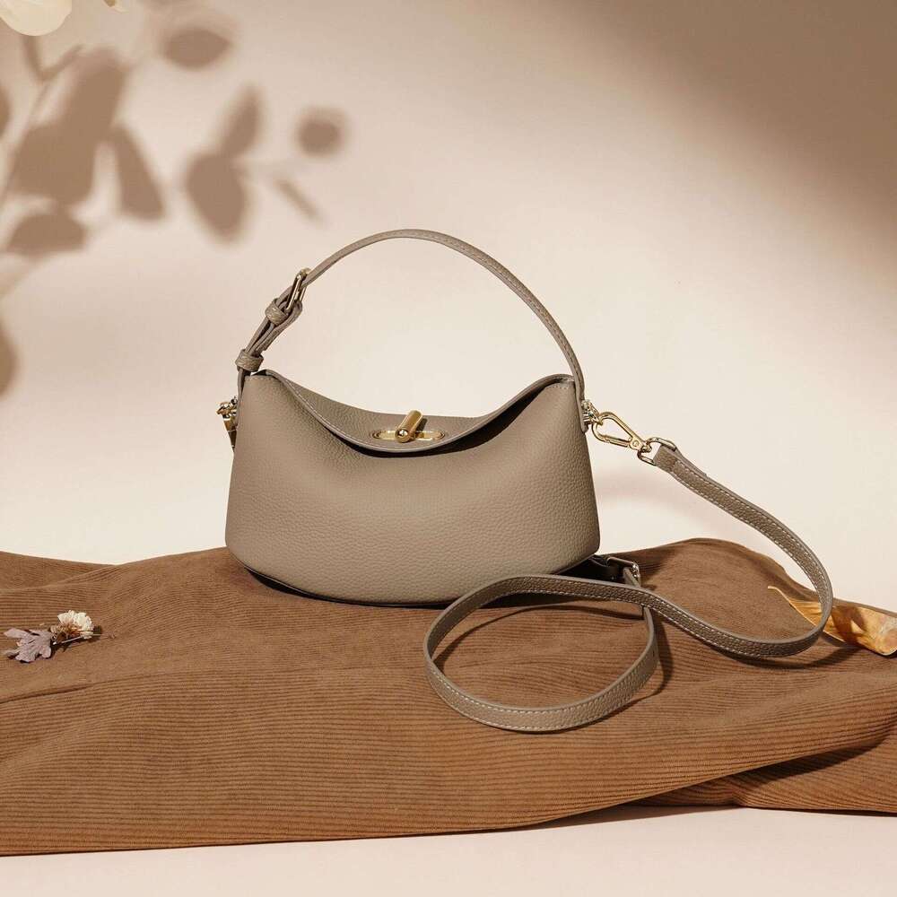 Purse Shoulder Crossbody Designer 2025 Ladies Flap Fashion Handbag Square Leather Black Chain Mini High Quality Armpit Bag