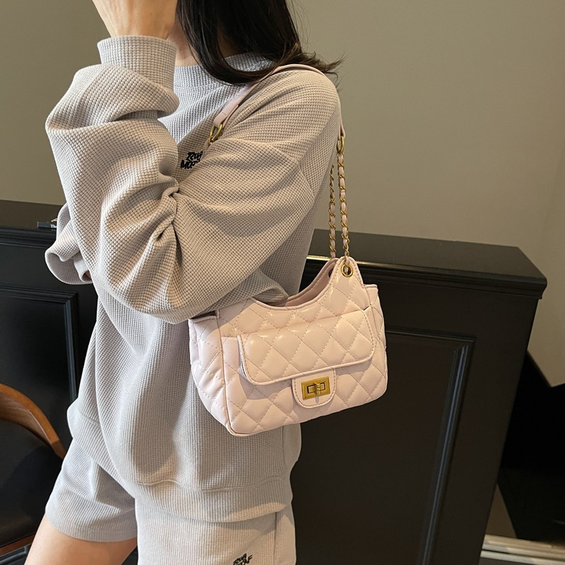 High-Quality Textured Diamond Chain Underarm for Women 2024 New Trendy Versatile Popular Small Square Single Shoulder Crossbody Bag