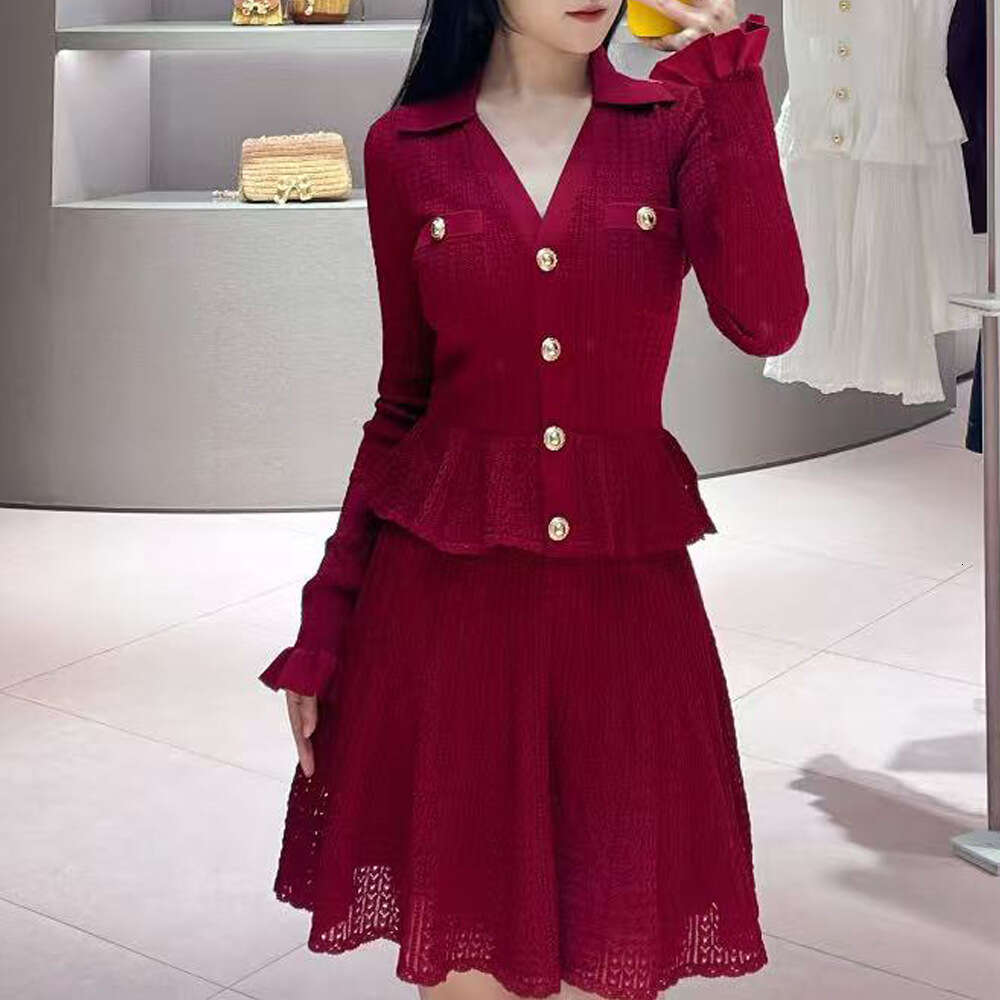 2026 Autumn New Designer French S18 Elegant Wine Red Women's V-neck Hollow Long Sleeve Knitted Dress