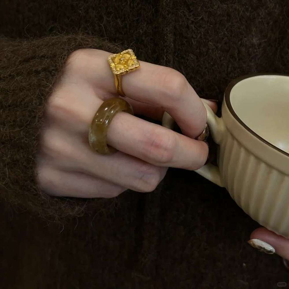 New Chinese Retro Women's Vintage Design Light Luxury Style Buche Dainty Silk Full Diamond High-End Index Finger Ring
