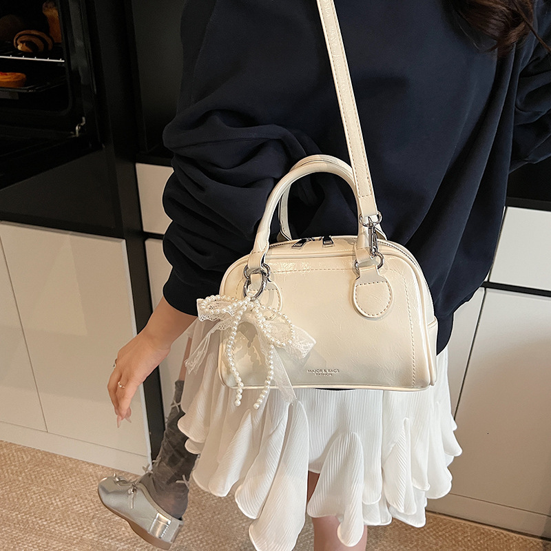 High-End Niche for Women Summer Versatile 2025 New Fashionable Stylish Crossbody Ladies Handheld Pillow Bag