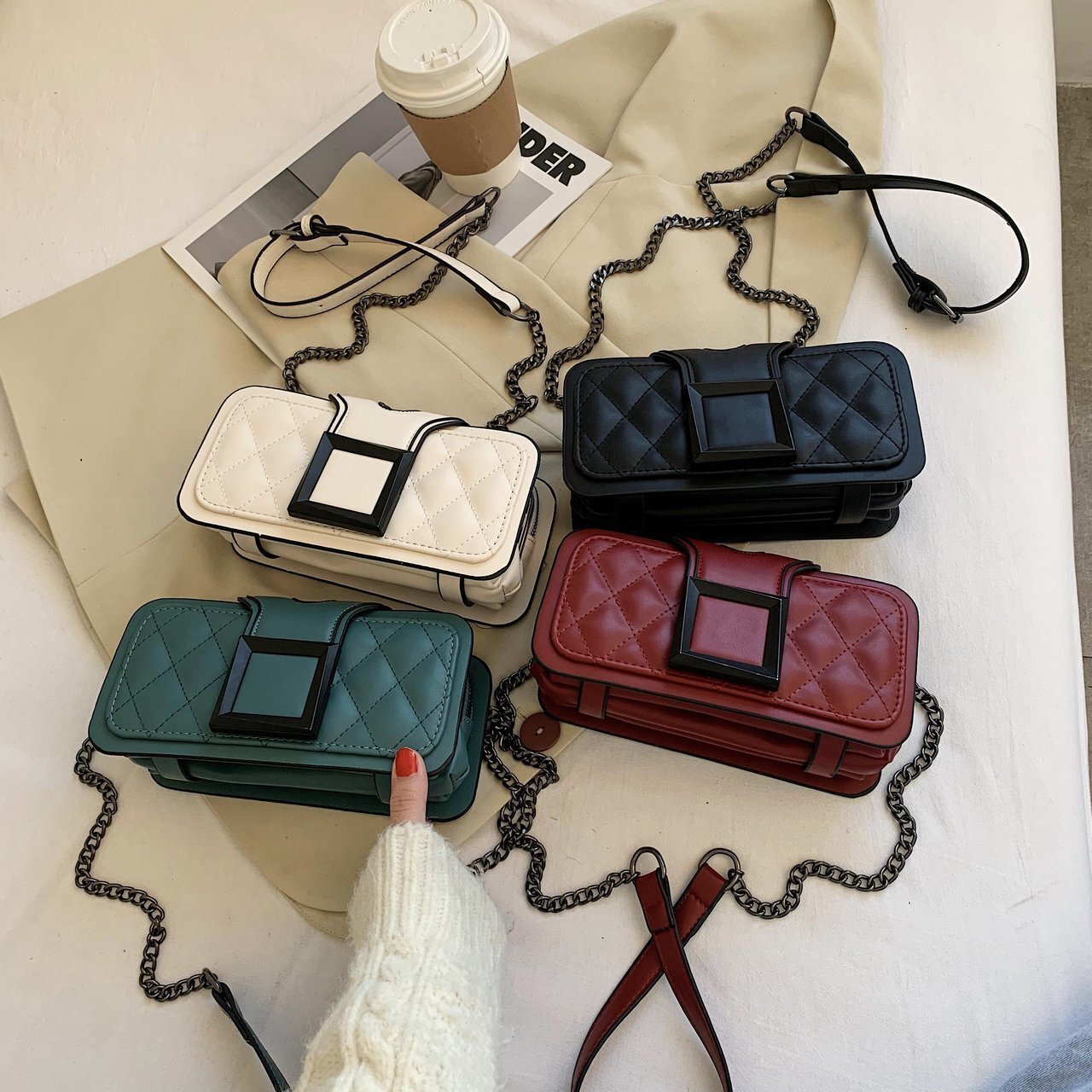 specialized single-shoulder mobile phone multi-layer chain crossbody bag, new trendy small bag for women, light luxury