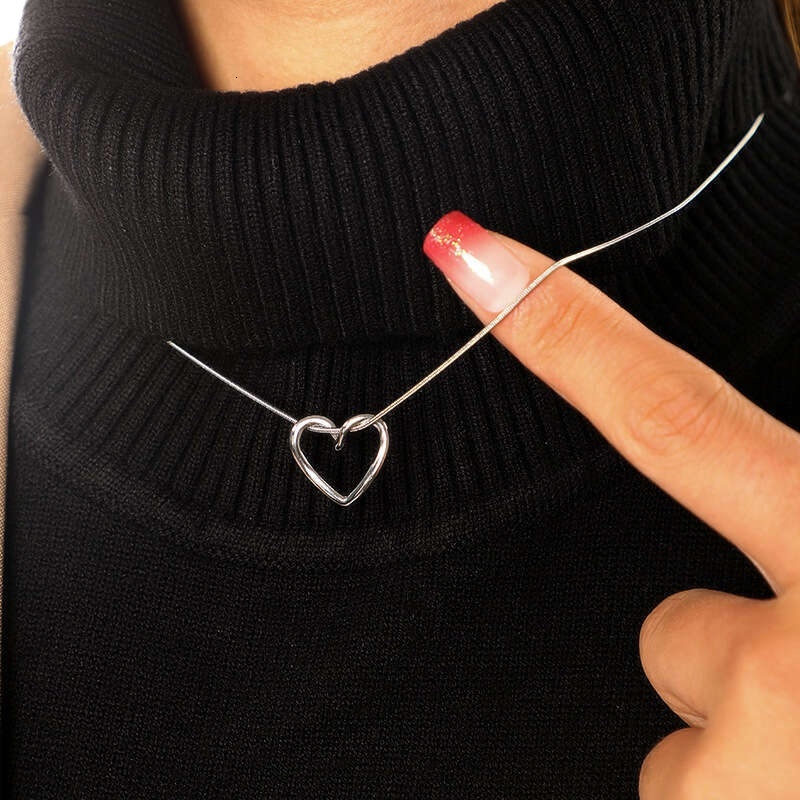 Pendant Necklace Hollow Heart Necklace For Women Simple Design Student Pendant Versatile Stainless Steel Collarbone Chain