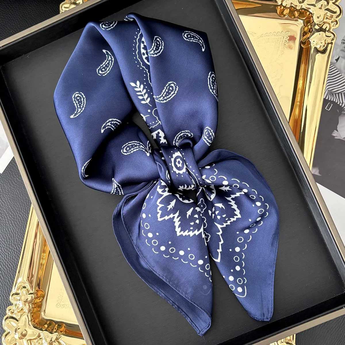 7070cm Wen Summer Luxury Fashion Print Scarf Soft Satin Hairband Neckerchief Tie Fem band Foard 2025 Casual X260328
