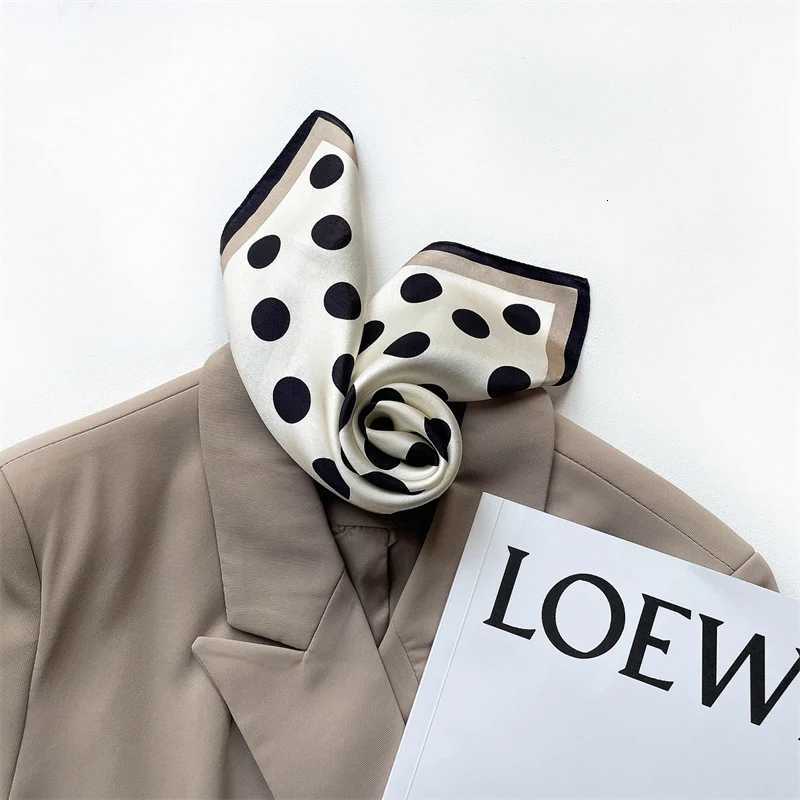 2024 New Pure Silk Scarf Small Square Fashion Lady Neck Hair Band Women Foulard Female Bandana Fashion Tie Print Neckerchief Z260330