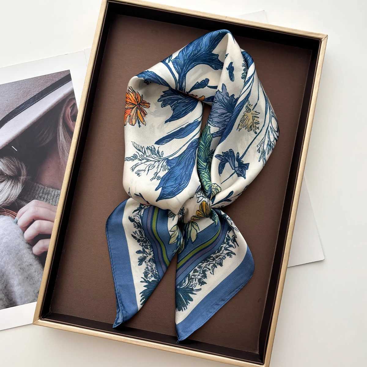 Design Print Scarf Silk Imitation Scarf for Wen Square Hairbands Foard Fem Bandana Neck Kerchief bands 2026 New X260328