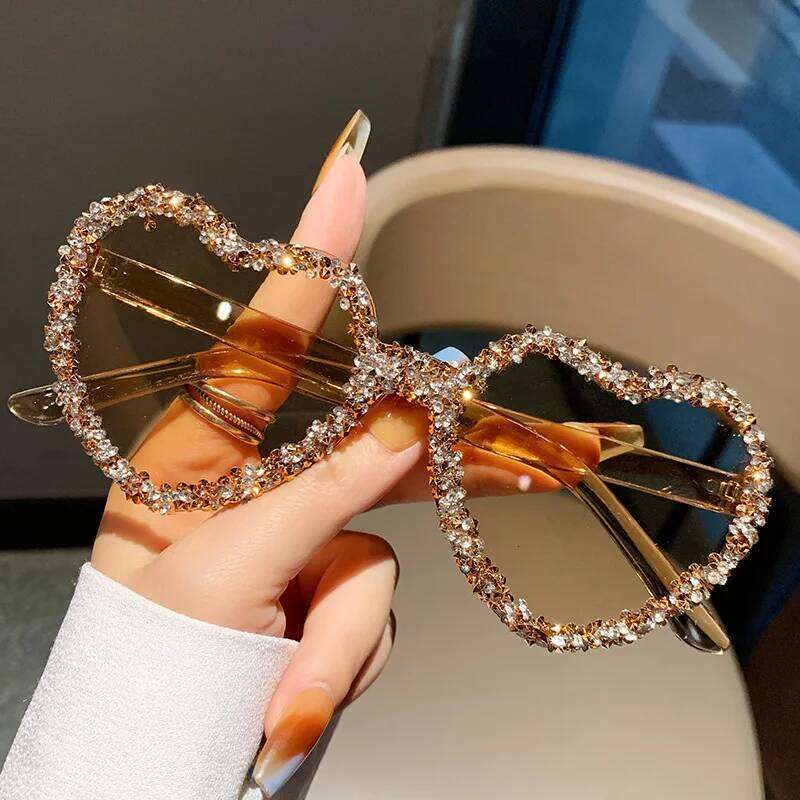 Y2K Heart Shaped Frameless Rhinestones Decoration Sunglasses for Men Women Fashionable Punk Wedding Party Festivals Eyewear 26Y0330