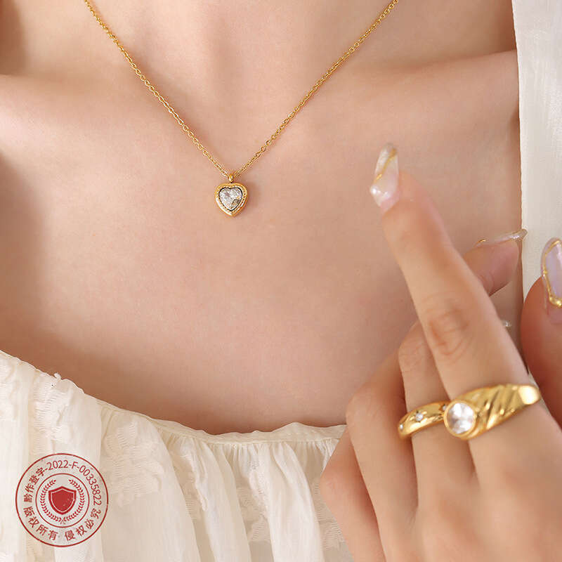 French-style New Niche Design Multi-color Zircon Inlaid Heart Pendant Necklace And Earrings Summer Jewelry Set
