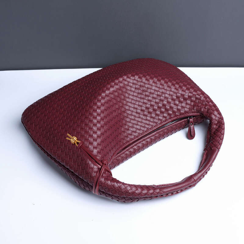 New Crescent Moon Women S Bag Fully Hand Woven Fashionable Versatile European And American Style Single Shoulder Underarm SENYY
