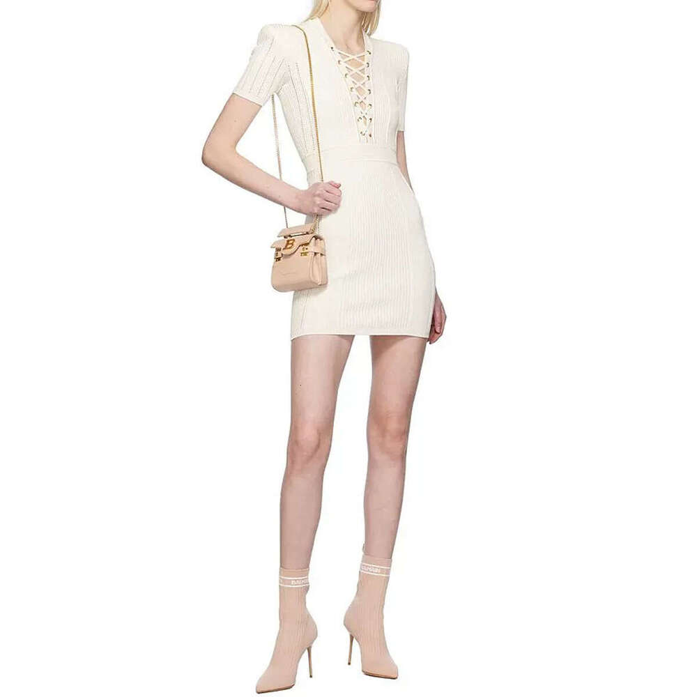 Summer new r27 European and r27 American internet celebrity socialite V-neck drawstring slim fit short sleeved knitted dress