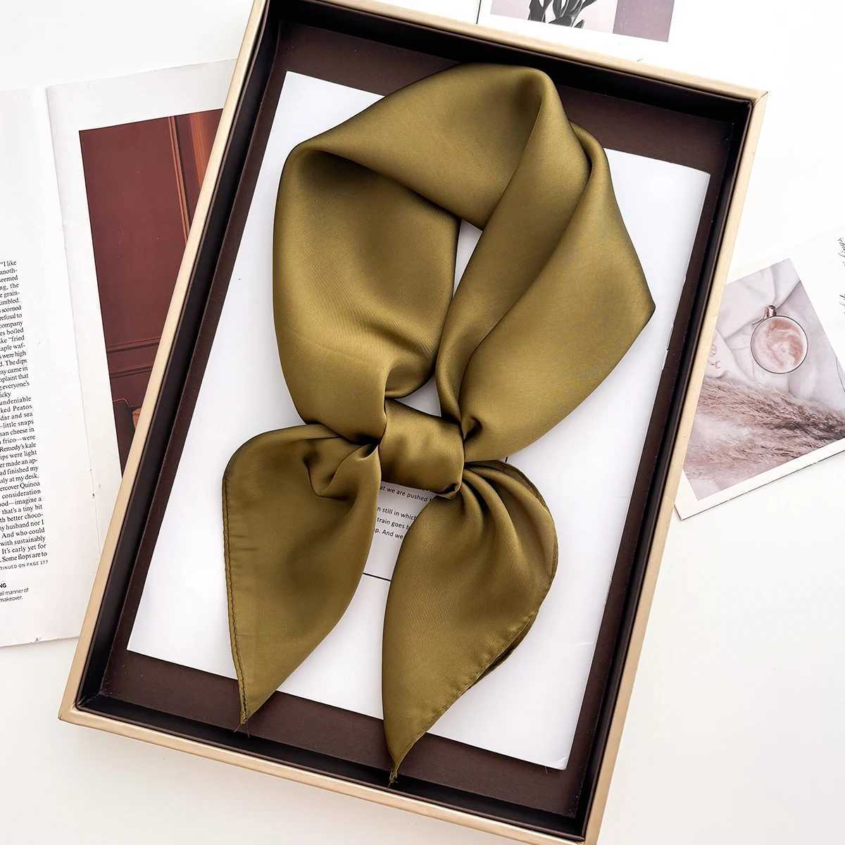 New Floral Print Silk Feeling 70cm Square Scarf Wen Foard Neckerchief Lady Satin Hijab Fem Decorate Neck Ties X260328