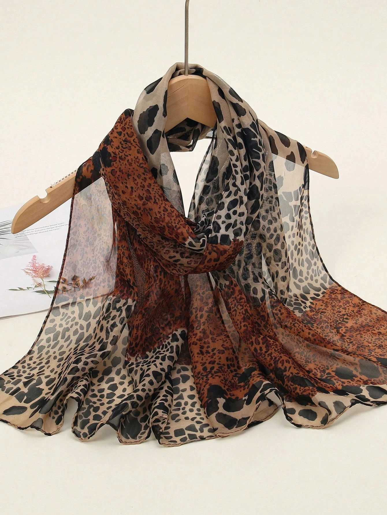 Bohen Styles New Leopard Print Patchwork Chiffon Silk Scarf Fem Wen Shawl Ventilate Wrap Scarves X260328