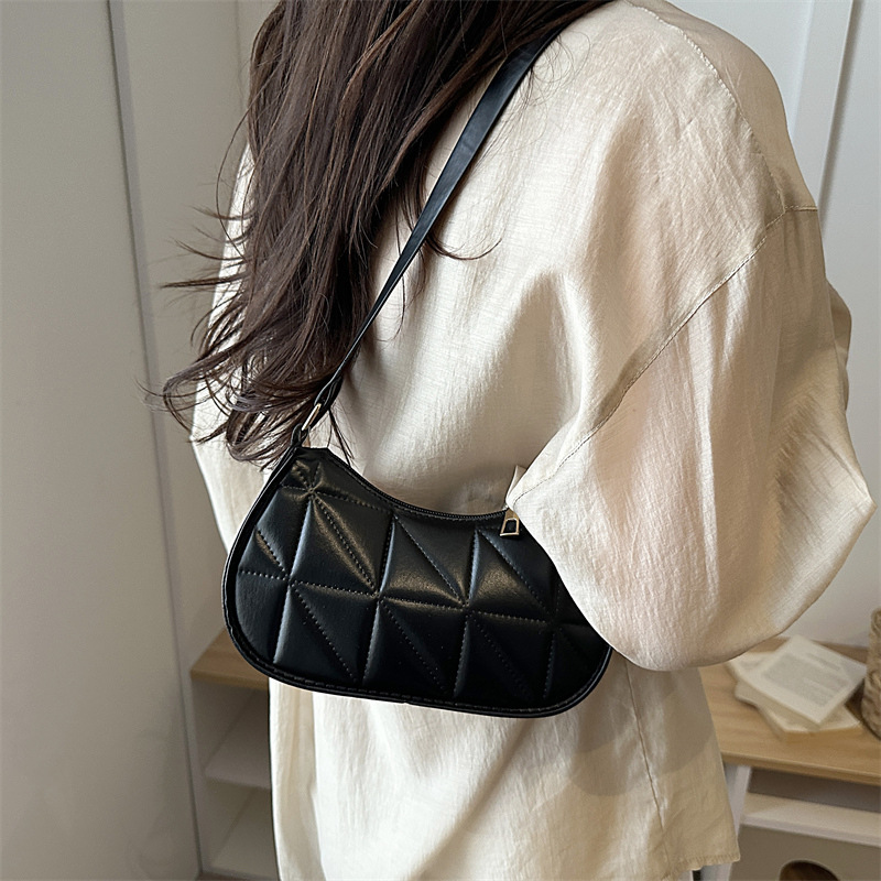 Free Shipping High Value Quilted Shoulder Bag for Women Classic Hobo Bag Casual Crossbody Handbag with 4 Colors