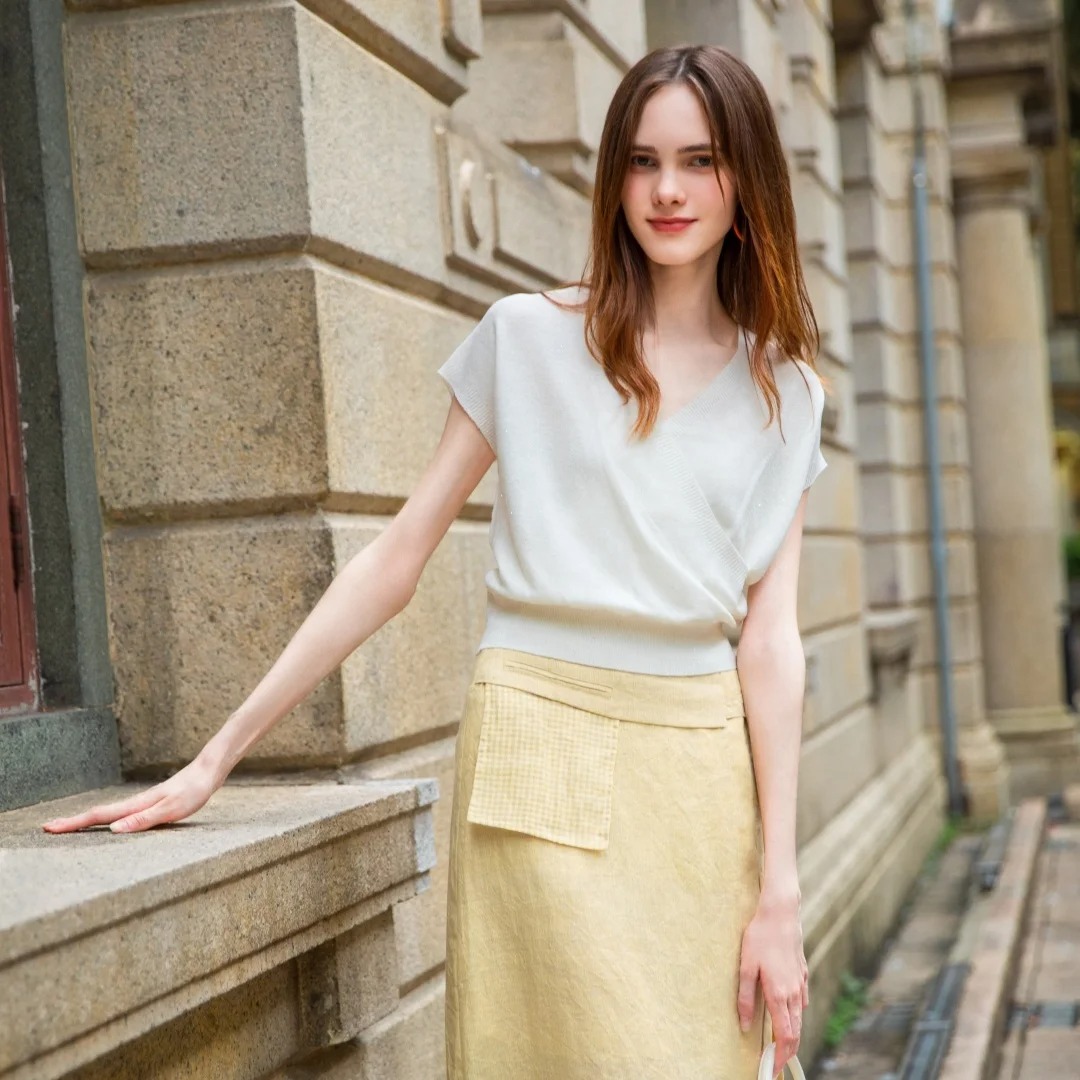 Designer Women's White Wrap V-Neck Knit Top Cap Sleeve Elegant Cross Front Ribbed Hem Minimalist Summer Office Casual Blouse French Style Shirt