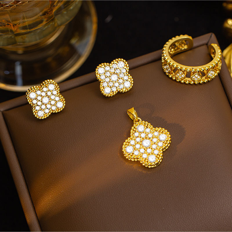 Designer luxury earrings, ring, light high-end feel,personalized stylish accessories wholesale