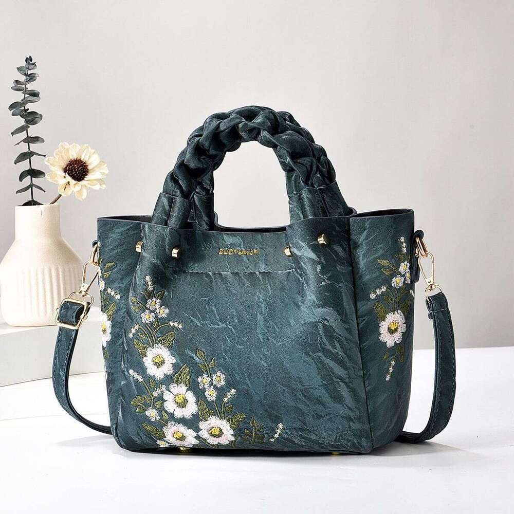 2026 New Model Chinese Style Textured Embroidered Simple Elegant Handbag Shoulder Crossbody Fashionable Women's Bag Chinese Embroidery Fashion Ba