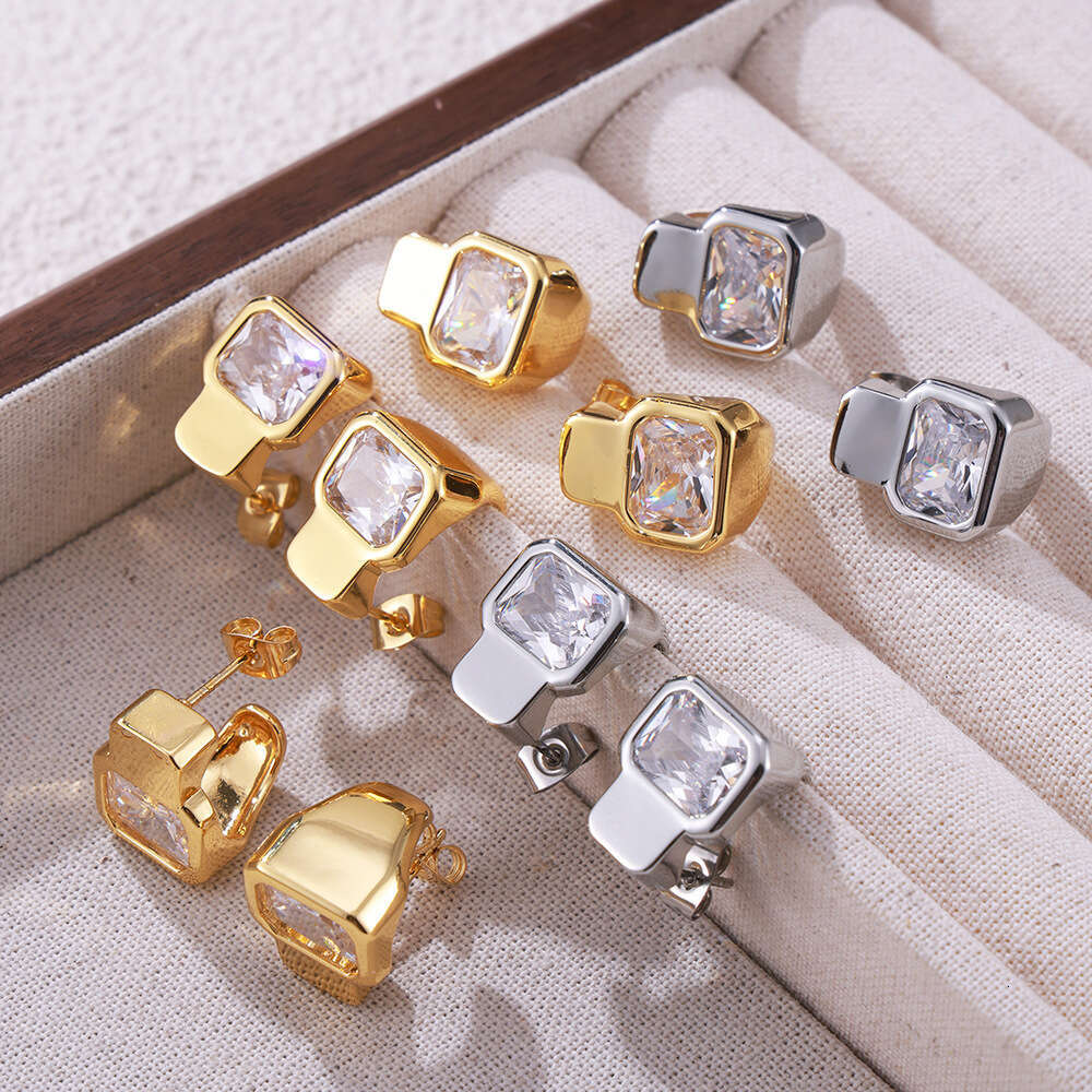 Hepburn-style Niche Design Diamond-studded Earrings, Simple Versatile, Fashionable And Light Luxury, Made Of Copper With Geometric 18k Gold Plating