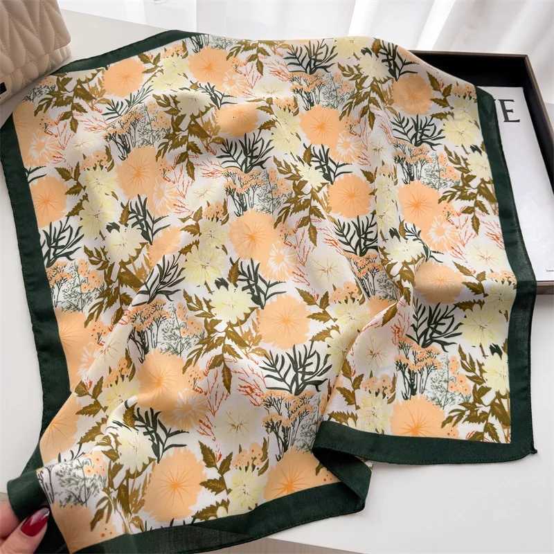 70 70cm Small Square Scarf Light and Thin Scarf High-end Shawl Small Headband Printed Small Silk Scarf Womens Z260330