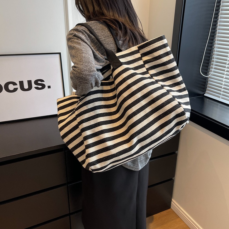 Free Shipping High Value Black and White Striped Canvas Tote Bag for Women Large Capacity Casual Shoulder Bag