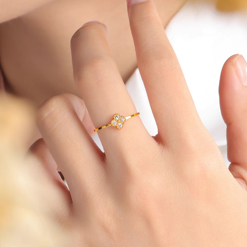 Ring Minimalist Lucky Diamond-Encrusted Four-Leaf Ring Clover Titanium Steel For Women Non-Fading Light Luxury Niche Design Stackable Index Finger Tre