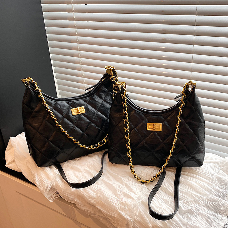 New stylish quilted shoulder crossbody bag, versatile casual hand-held underarm bag, niche designer luxury handbag, high-end large-capacity commuter s