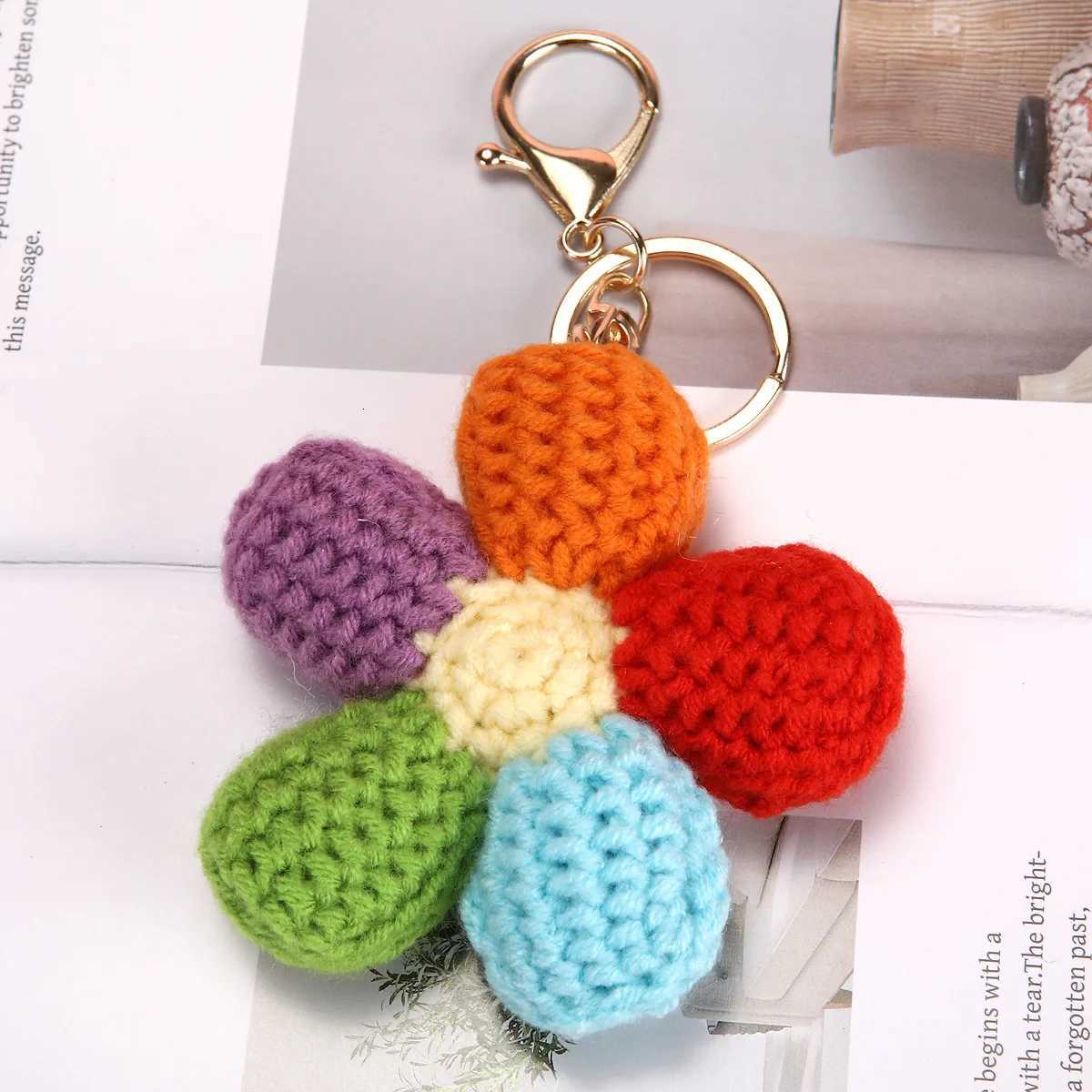 Unisex Bag Pendant Love Rainbow Clover Colorful Flower Handmade Knitted Kawaii Bag Charms Multifunctional Fashionable Keychains Z260330