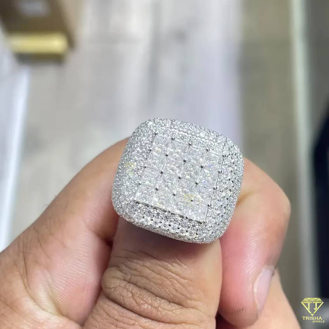 Mens Moissanite Iced Out Huge Diamond Micro Pave Round Dome VVS Buss Down Hip Hop Mens Bling Iced Ring