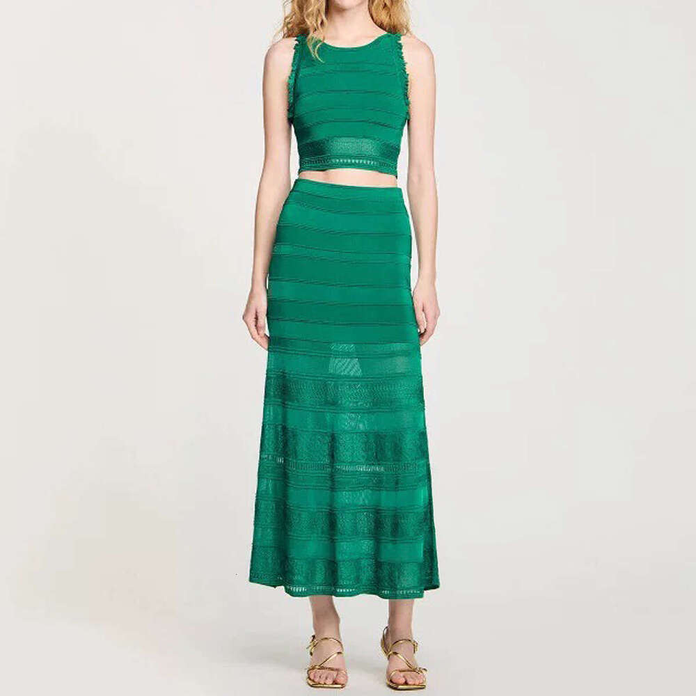 Summer new designer A9 high-quality sleeveless elegant short knitted top+mid length skirt set 2026