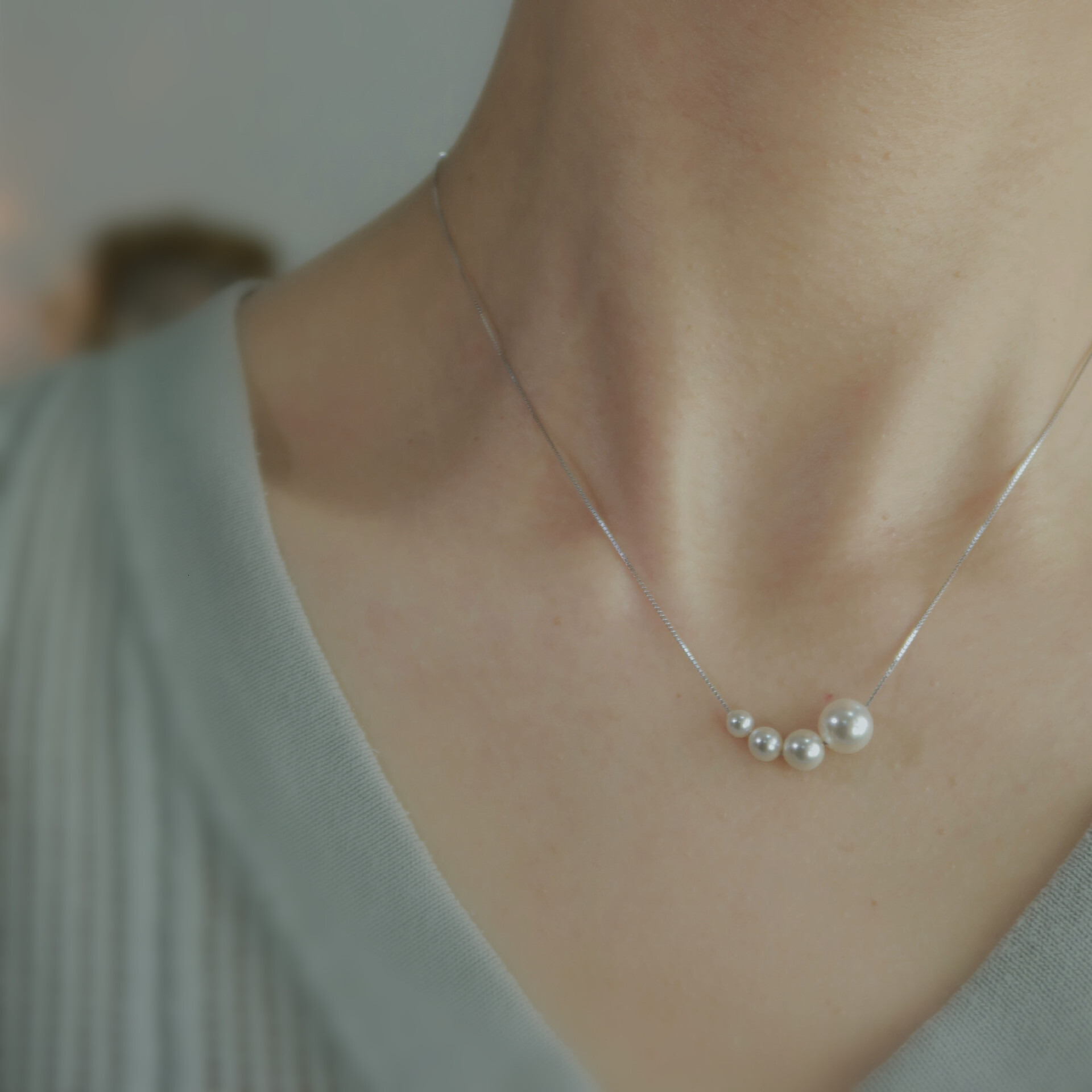 Designer luxury Gradient Pearl Necklace for Women Fashion Design High-end 925 Silver Collarbone Chain Elegant Socialite Choker Niche