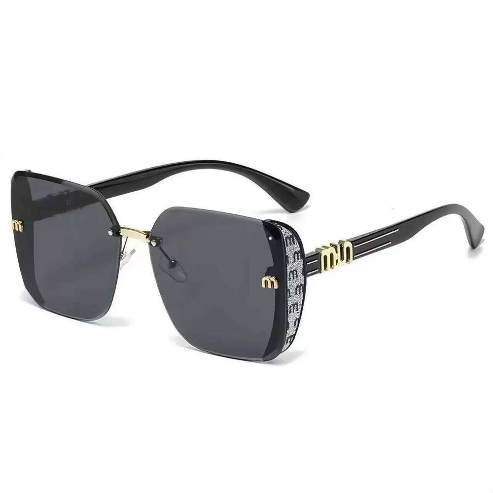 Gradient Tea Half Frame Cut Edge Sunglasses for Women Fine Glitter Light Luxury Letter Design New Hot Selling Fashion Accessory 26Y0330