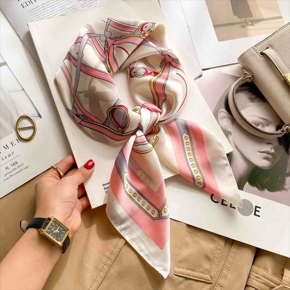 70cm Silk Square Scarf Wen Luxury Floral Print Kerchief Soft Satin Hairband Hand Bag Ribbon Foard Hijab Neckerchief band X2603281
