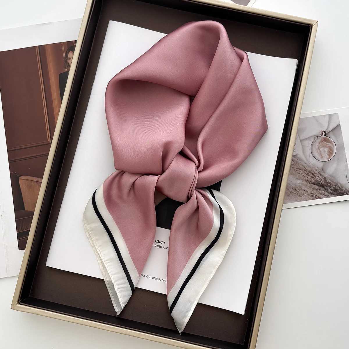 New Paisley Print Fem Satin Neck Scarf Square Hair Scarves Foard Band Shawls Wraps Neckerchief Bandana Wen X260328