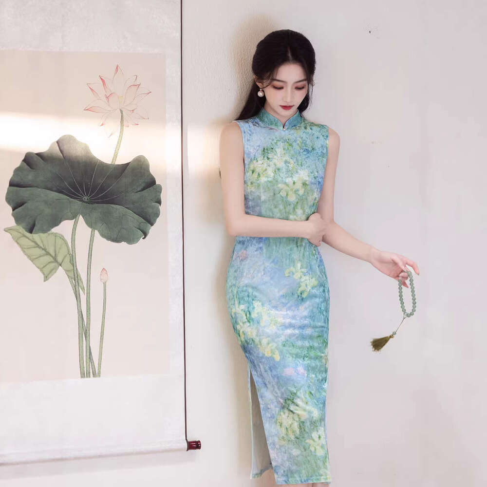 2026 Retro New Chinese Style Gold Diamond Velvet Modified Sleeveless Cheongsam For Artistic Girls, Slim Fit Elegant Daily Dress Qipao Hanfu Silk