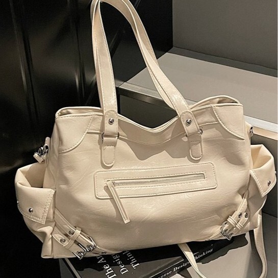 2026 New Women's Luxury Handbag Spring/Summer New Rivet Motorcycle Bag Large Capacity Diagonal Shoulder Bag Single Shoulder Bag Designer Bag