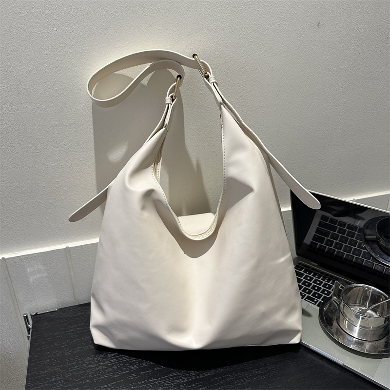 Free Shipping High Value Large-capacity fashionable commuter textured shoulder women, 2026 new versatile stylish tote bag for women