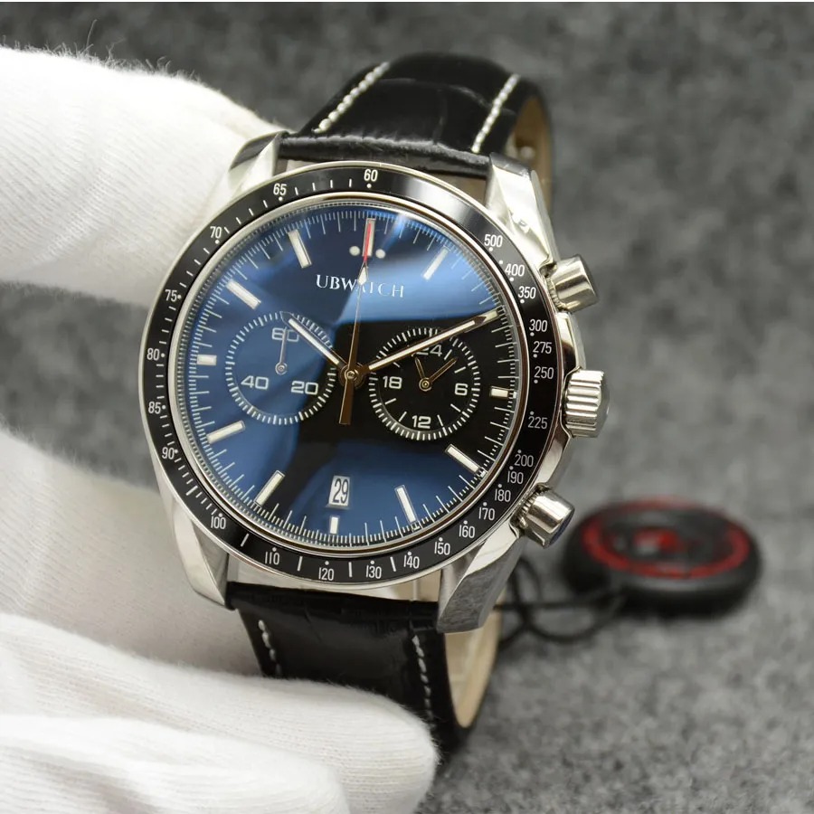 High Grade Quartz Chronograph Mens Watches Red Hands Stainless Steel Bracelet Fixed Bezel With A Top Ring Showing Tachymeter Markings