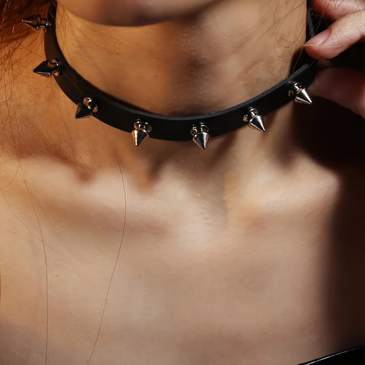 Gothic Punk Rivet Choker Necklace Sexy Faux Leather Collar for Women Men Perfect Halloween Versatile Fashion Accessory 260327