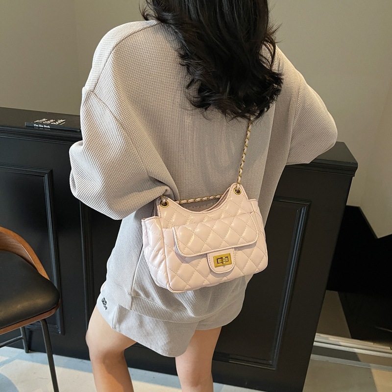 High-Quality Textured Diamond Chain Underarm for Women 2024 New Trendy Versatile Popular Small Square Single Shoulder Crossbody Bag